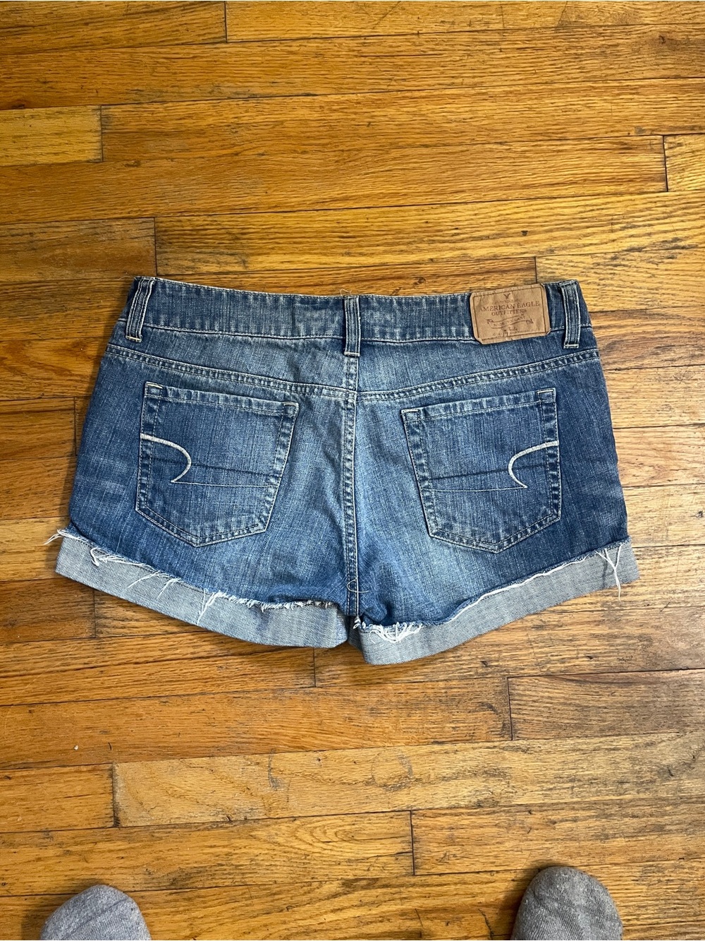 American Eagle Outfitters Blue Denim Rolled Cuff Jean Shorts - Picture 2 of 3
